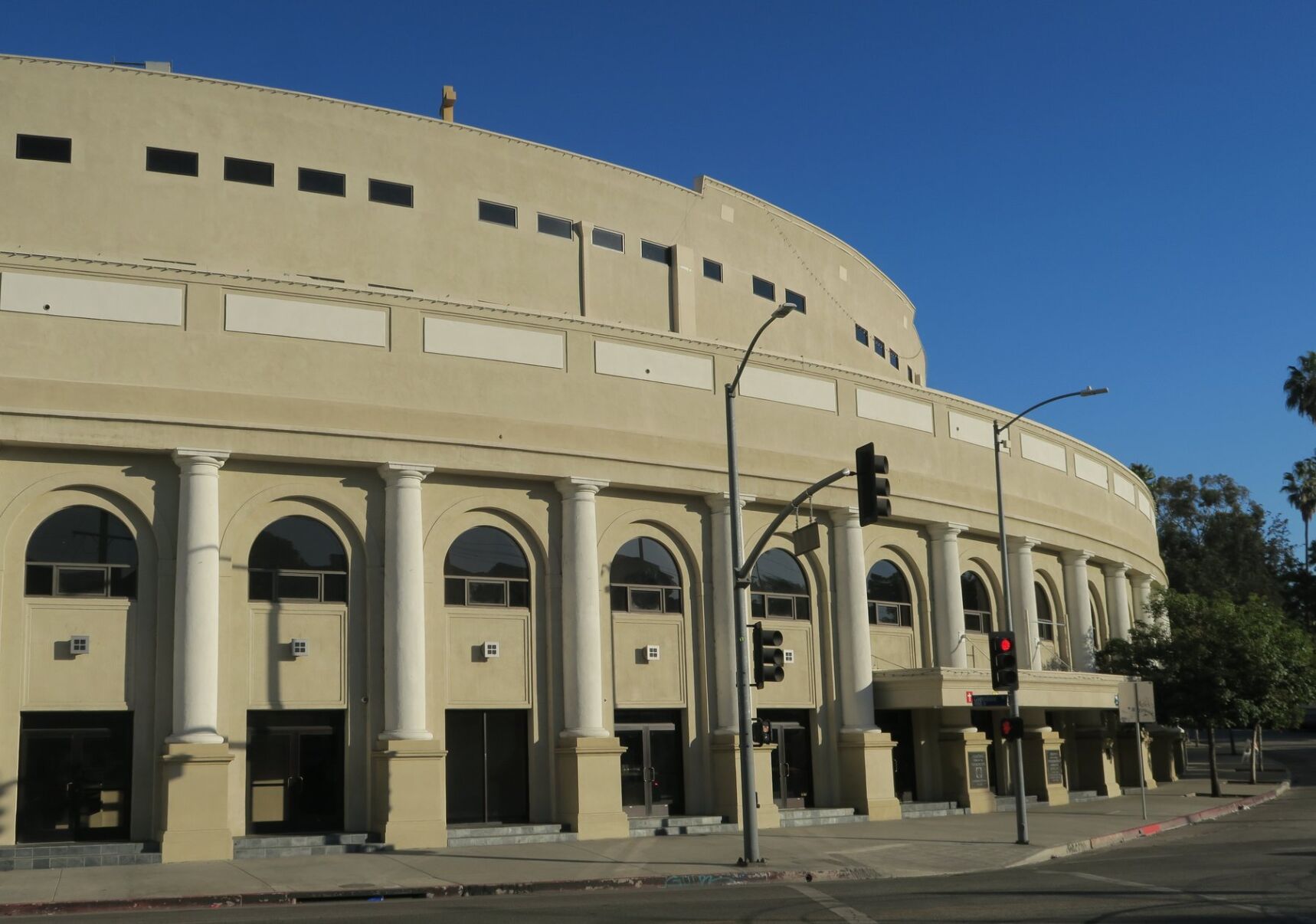 Angelus Temple exterior 11-18-20